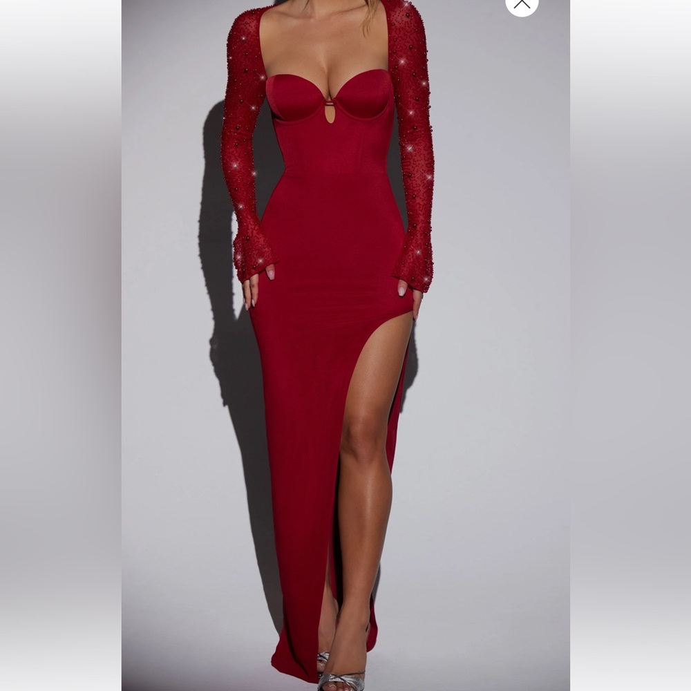 Elegant Red Evening Gown - Picture 11 of 11